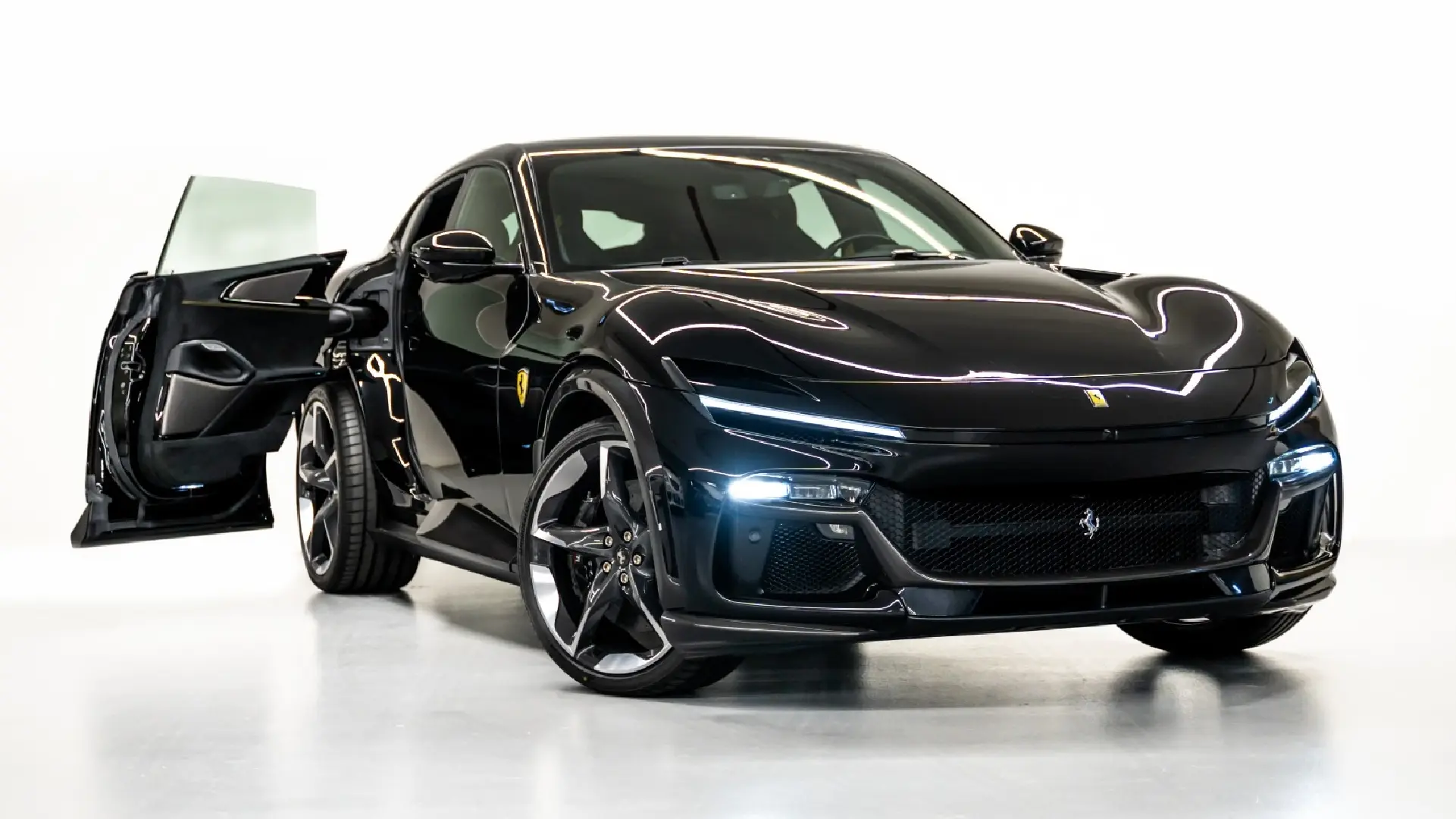 Ferrari Purosangue V12 YM