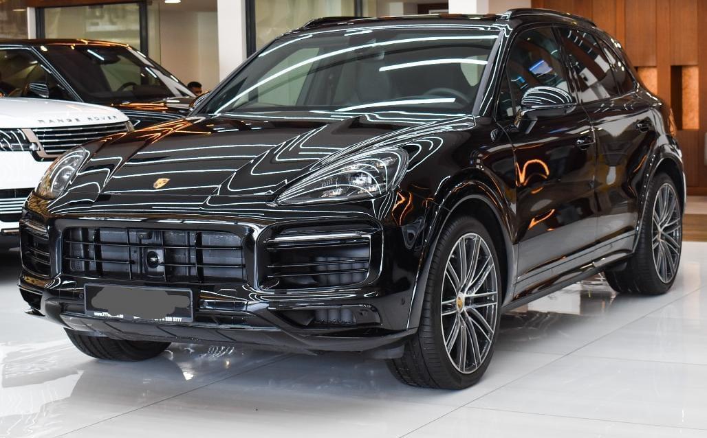 Porsche Cayenne GTS Black