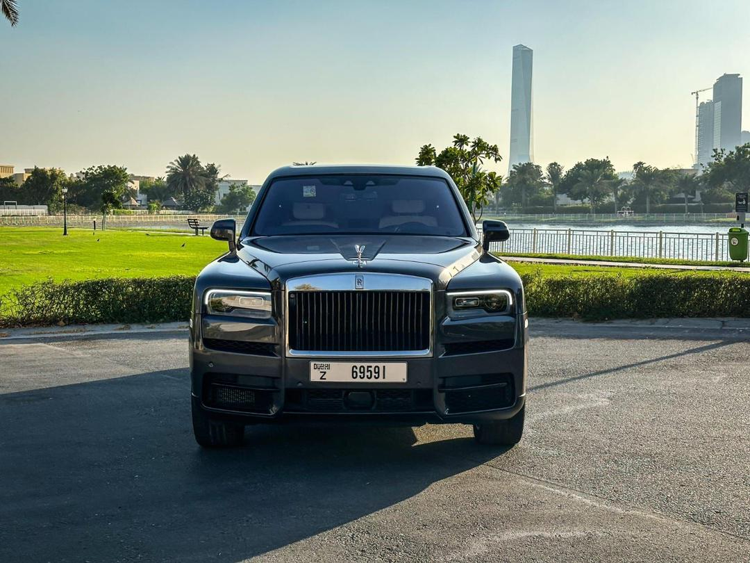 Rolls-Royce Cullinan Grey
