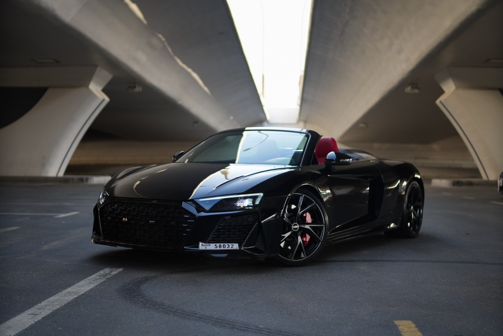 Audi R8 Spyder V10 Black without deposit