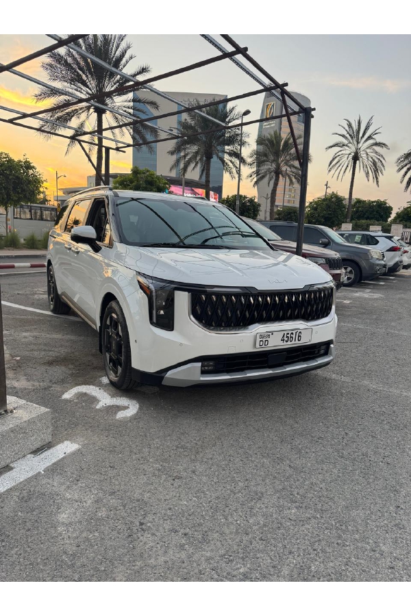 Kia Carnval White 8 Seaters Without Deposit