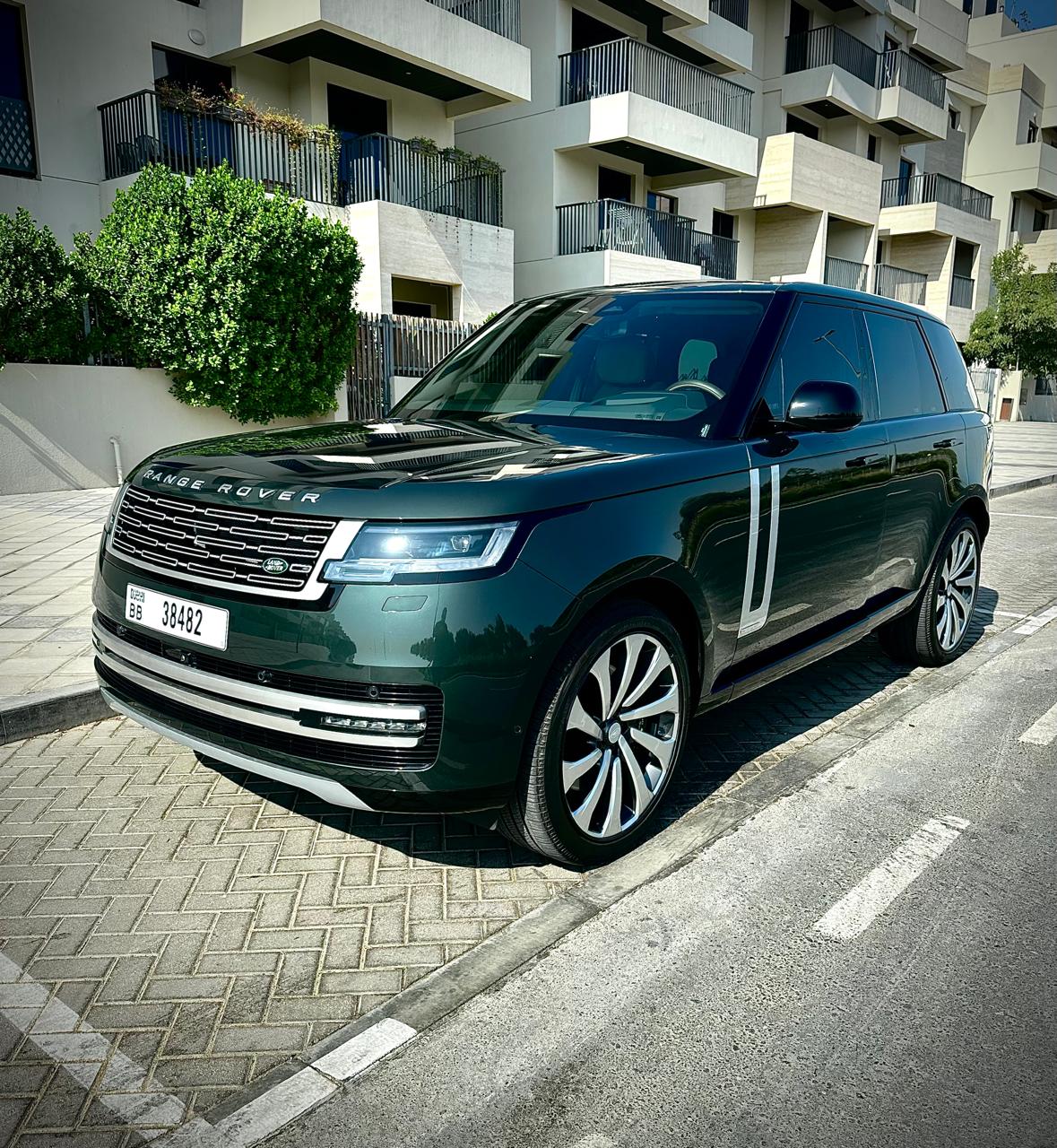 Range Rover vouge autobiography Green  2025 Hire dubai