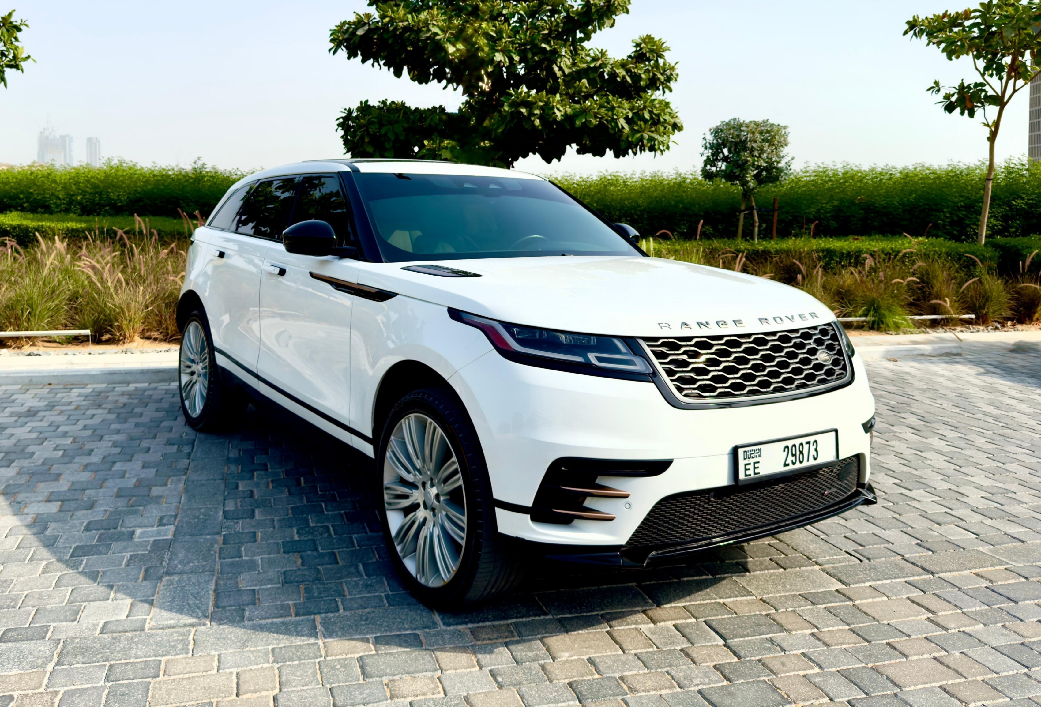 Range Rover vouge White V8 Monthly  2021 Hire dubai