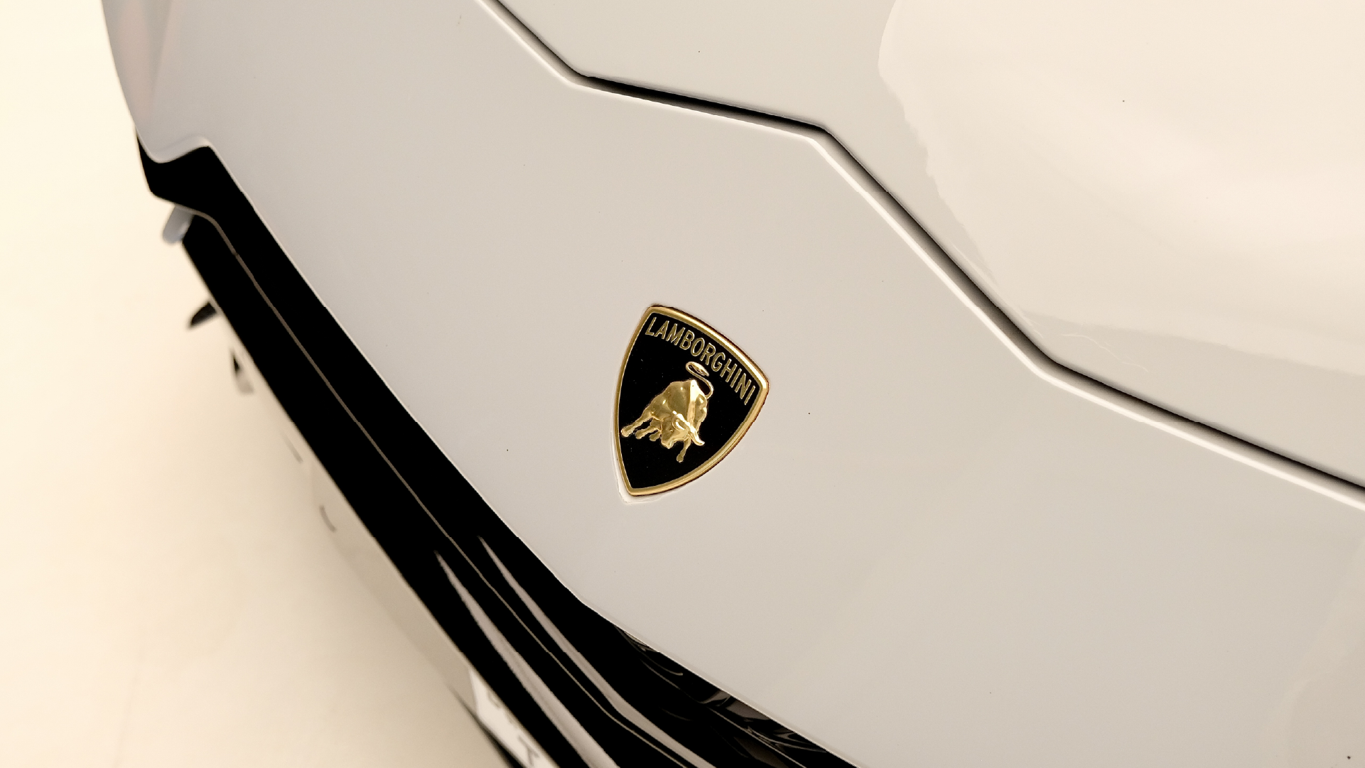 Rent Lamborghini Urus GREY 2024 in Dubai , UAE 