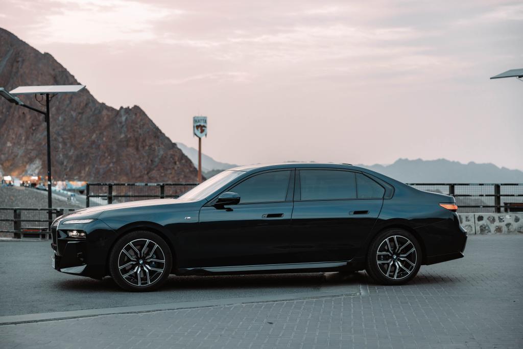 Rent Bmw Series 7 BLACK 2023 in Dubai , UAE 