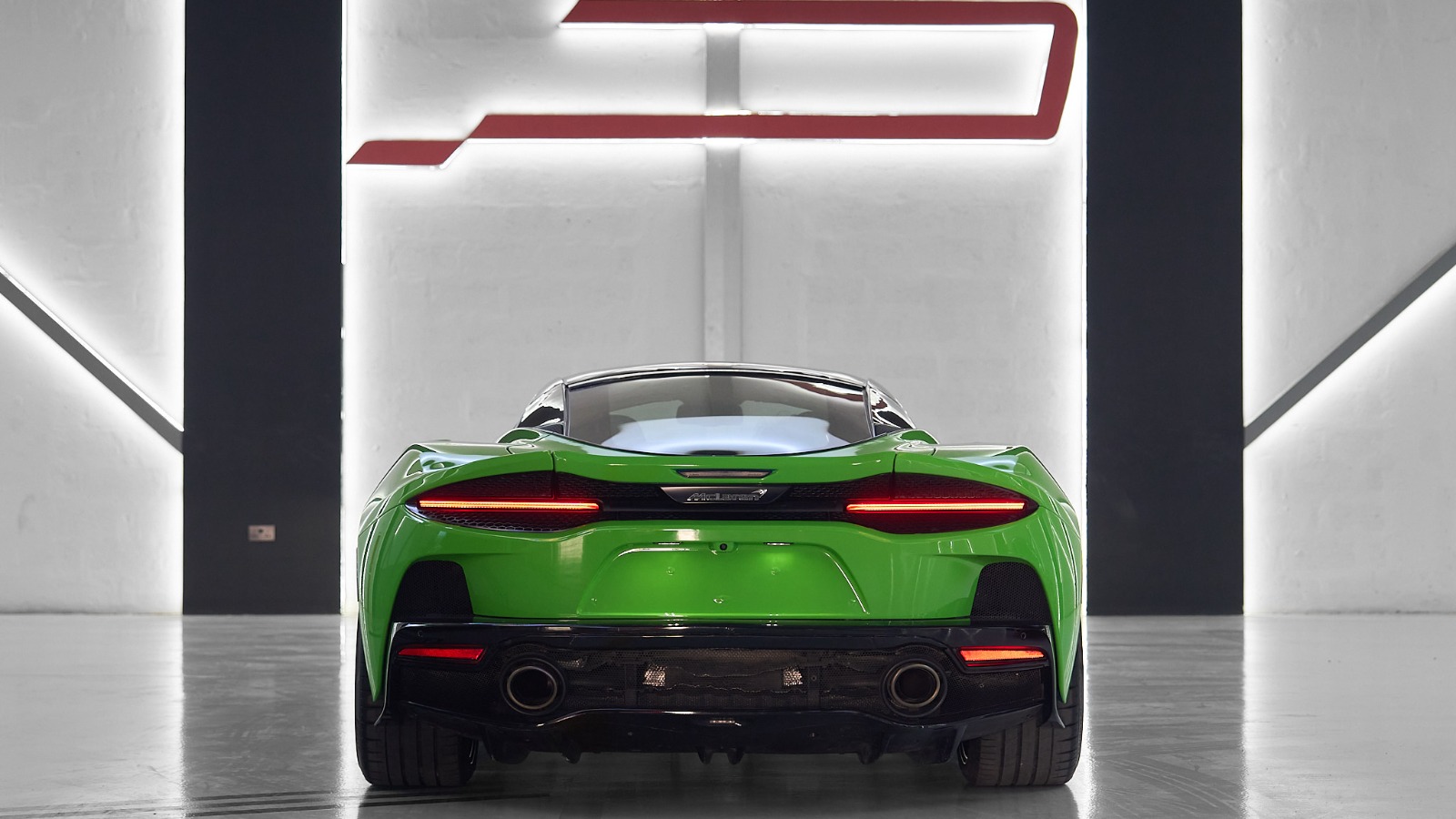 Rent McLaren Gt GREEN 2021 in Dubai , UAE 