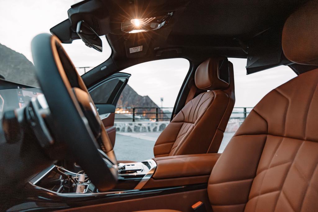 Rent Bmw Series 7 BLACK 2023 in Dubai , UAE 