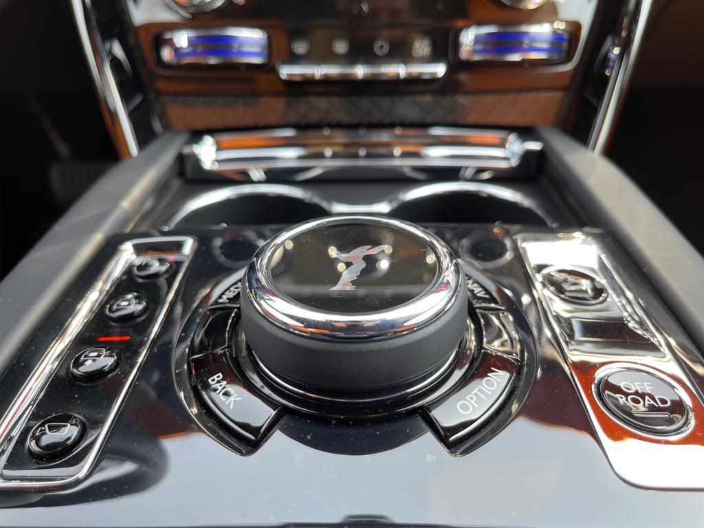 Rent Rolls-Royce Cullinan BLACK 2022 in Dubai , UAE 