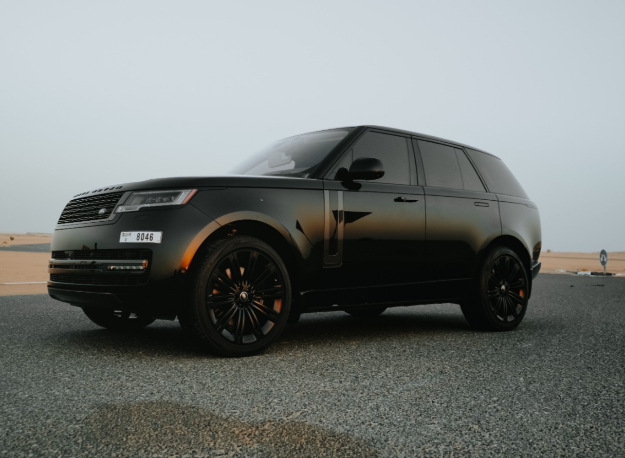 Rent Range-Rover Vogue BLACK 2023 in Dubai , UAE 