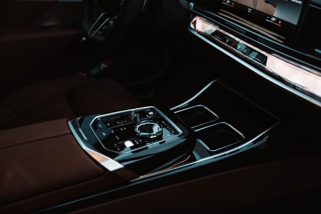 Rent Bmw Series 7 BLACK 2023 in Dubai , UAE 