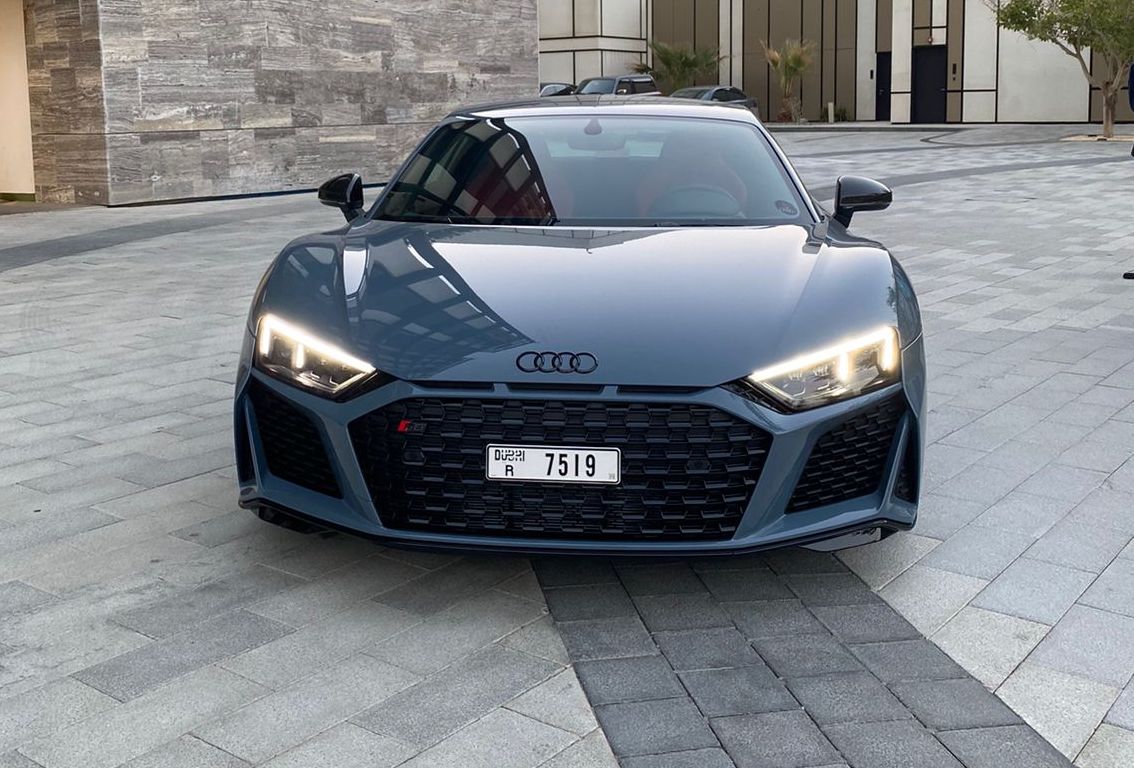 Rent Audi R8  2021 in Dubai , UAE 