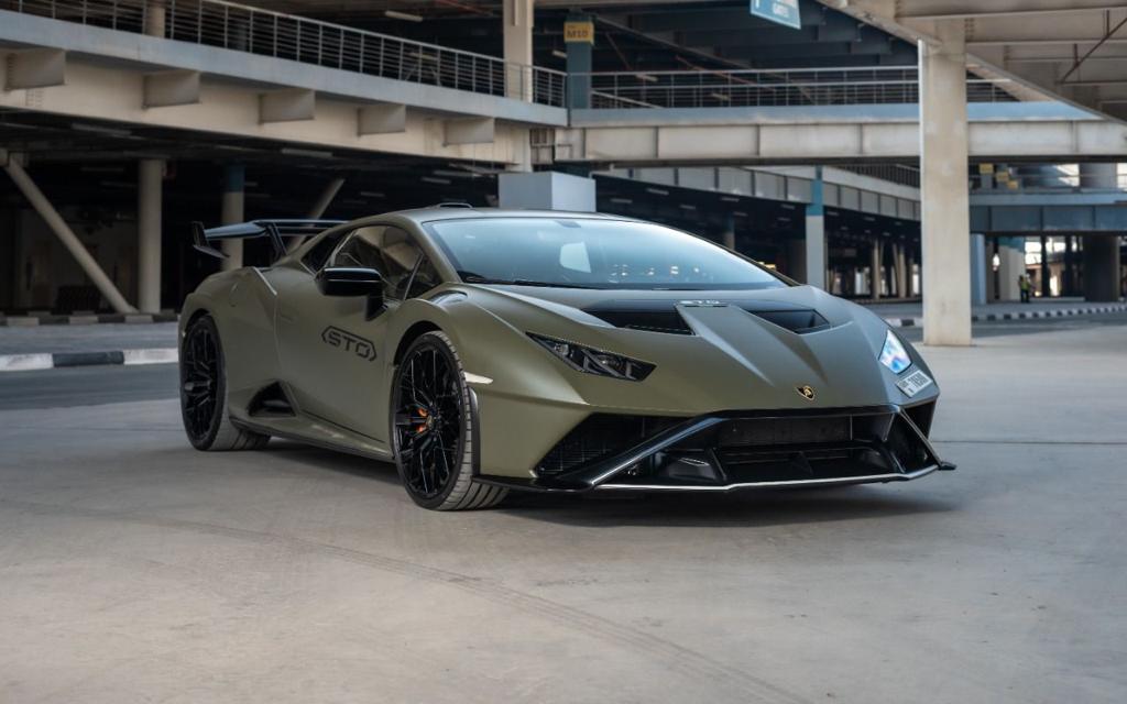 Rent Lamborghini Huracan GREEN 2024 in Dubai , UAE 
