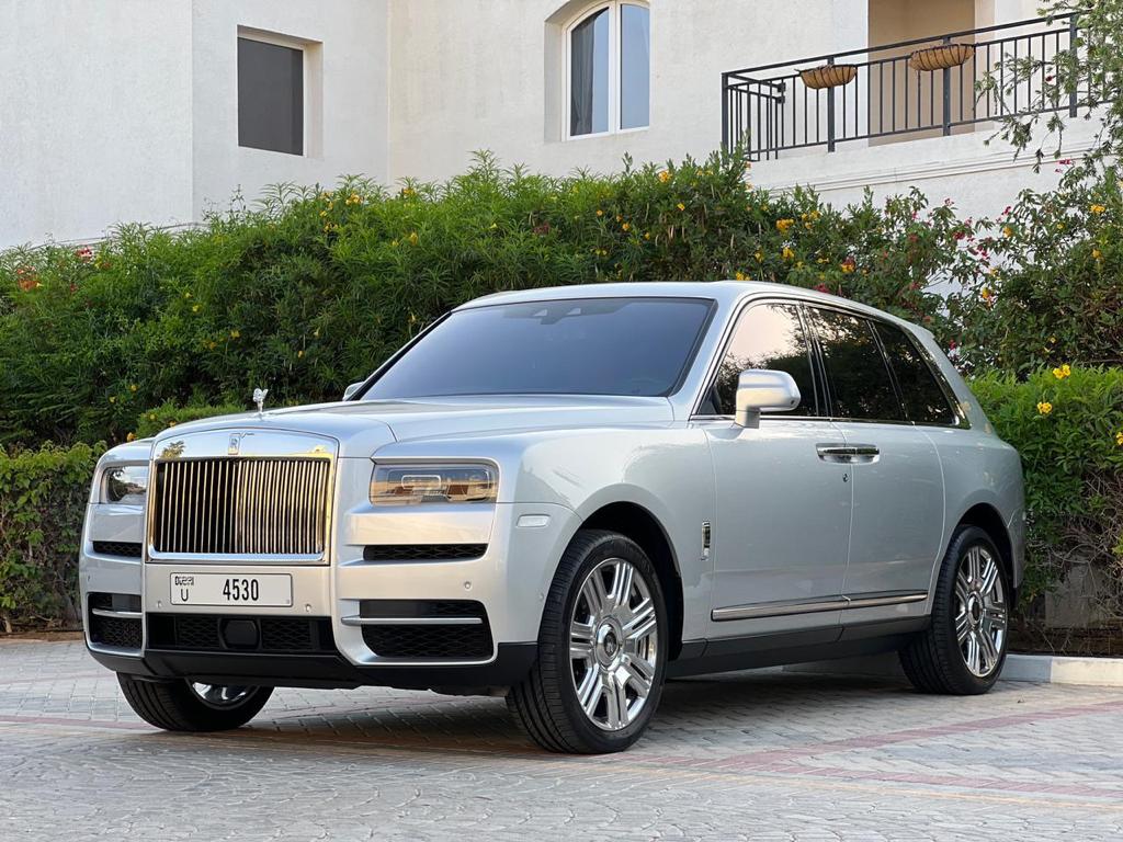 Rent Rolls-Royce Cullinan GREY 2022 in Dubai , UAE 