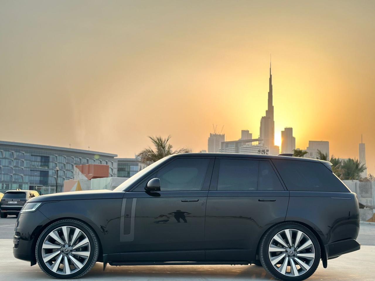 Rent Range-Rover Vogue BLACK 2024 in Dubai , UAE 