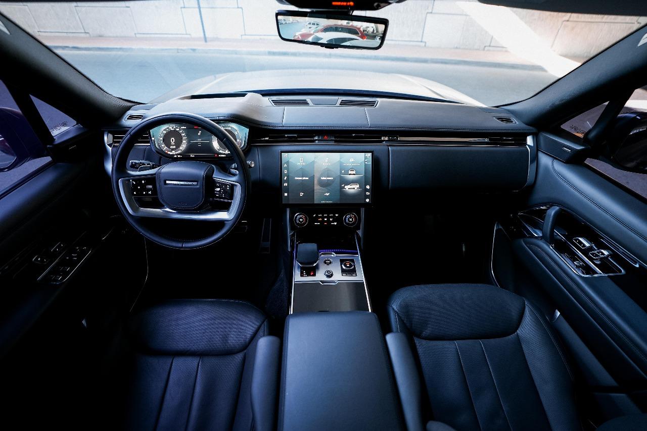Rent Range-Rover Vogue BLACK 2024 in Dubai , UAE 