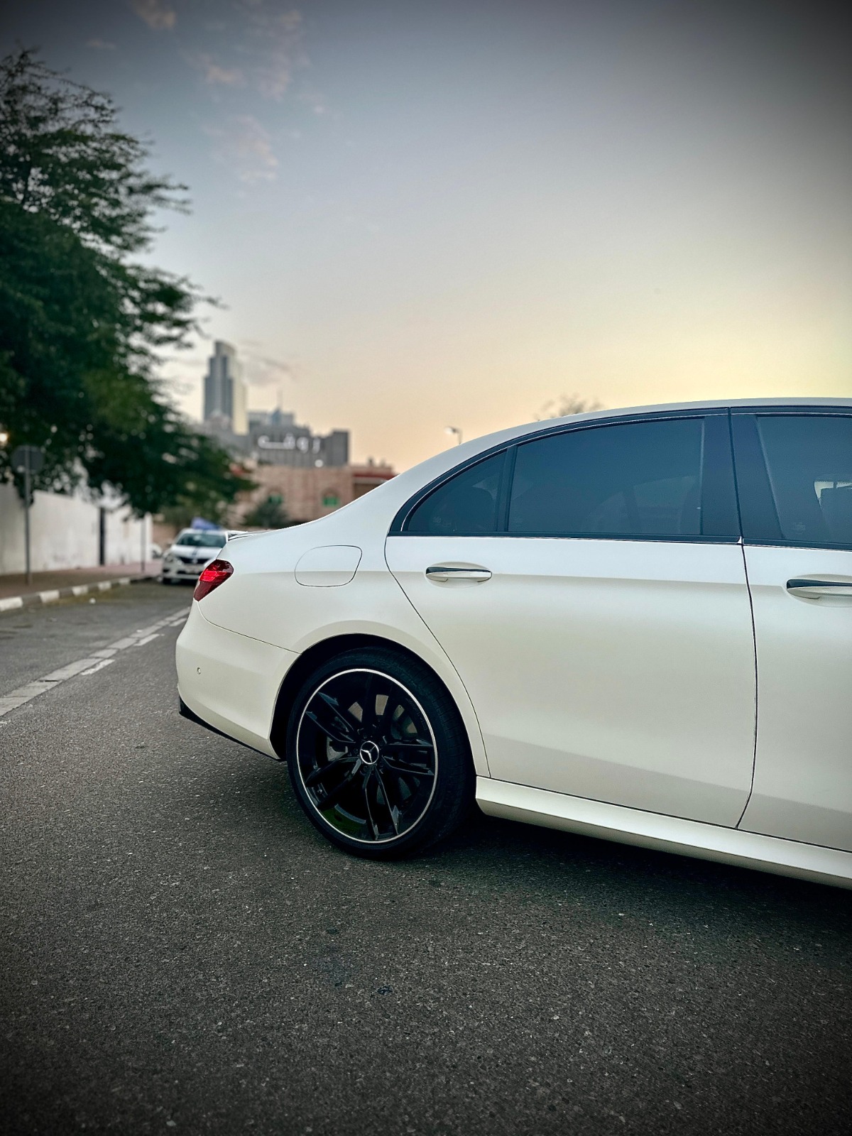 Rent E-class WHITE 2022 with chauffeur in Dubai , UAE 