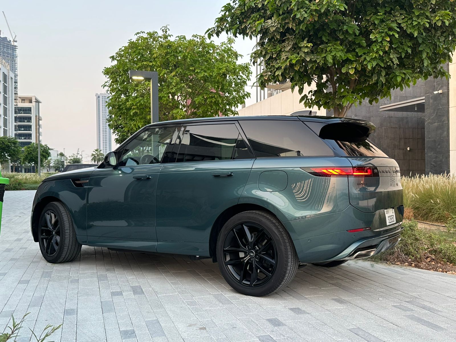 Rent Sport GREEN 2025 with chauffeur in Dubai , UAE 