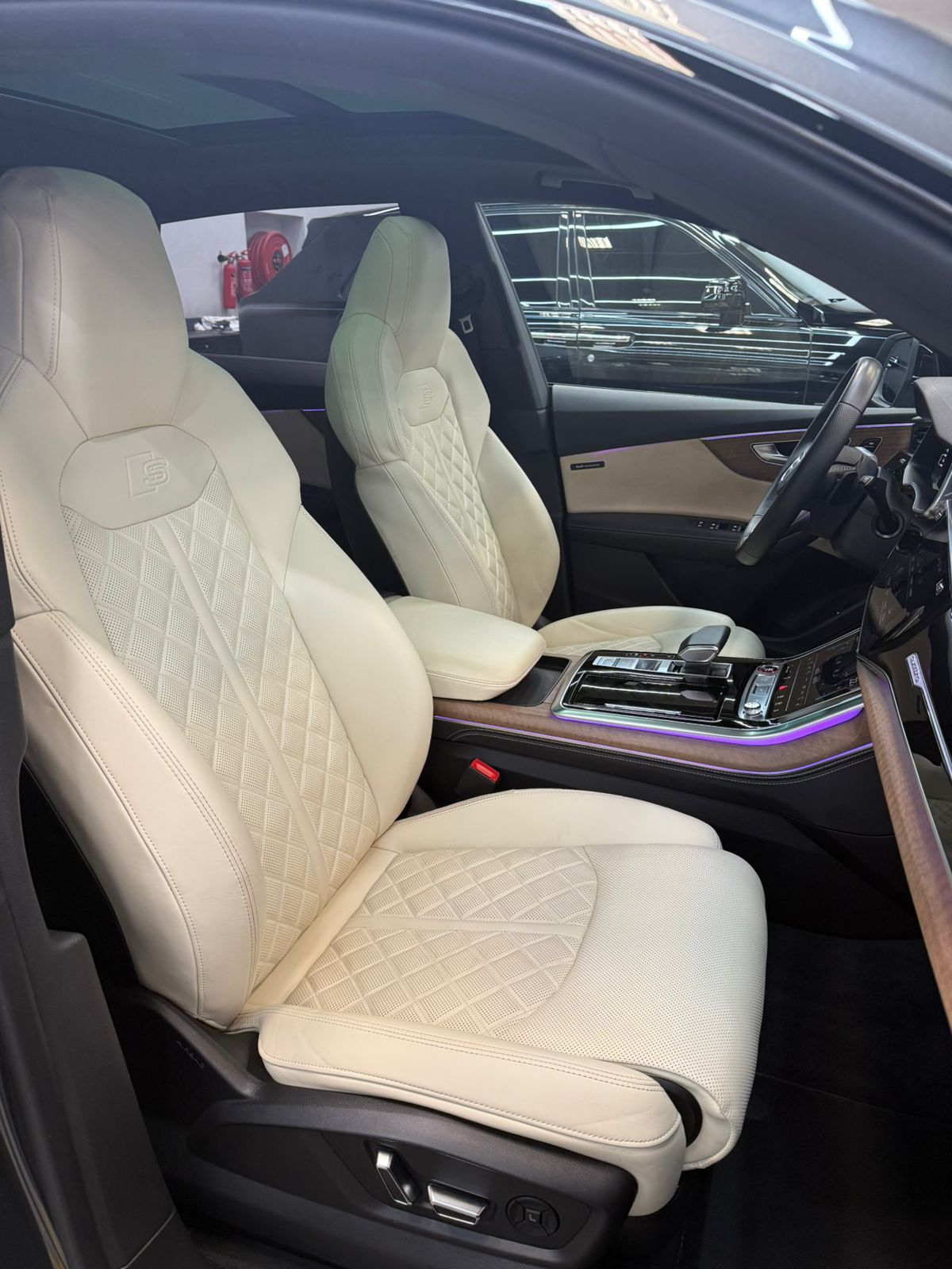 Rent Audi Q8 GREY 2024 in Dubai , UAE 