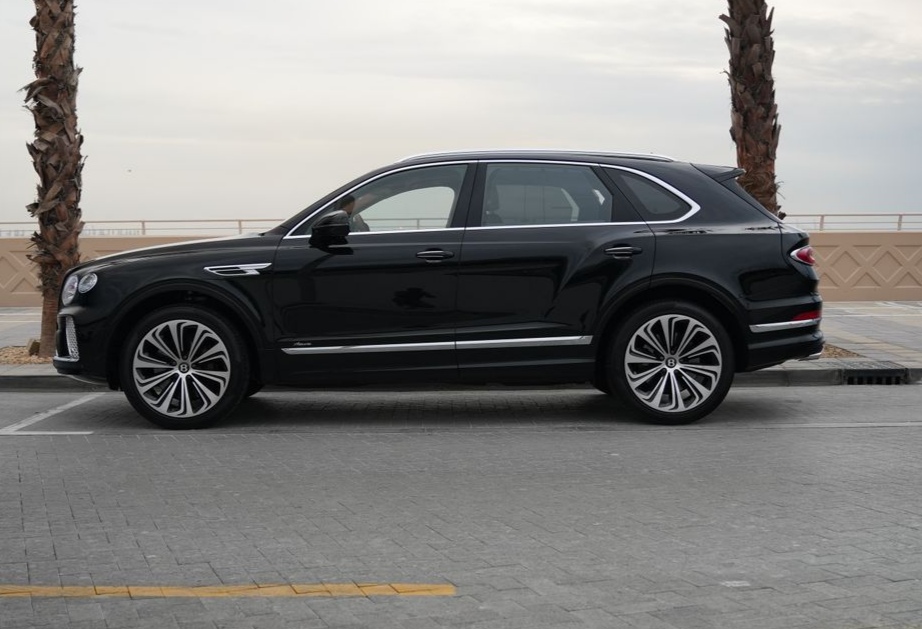 Rent Bentley Bentayga BLACK 2024 in Dubai , UAE 
