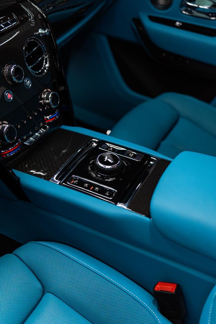 Rent Rolls-Royce Cullinan WHITE 2024 in Dubai , UAE 