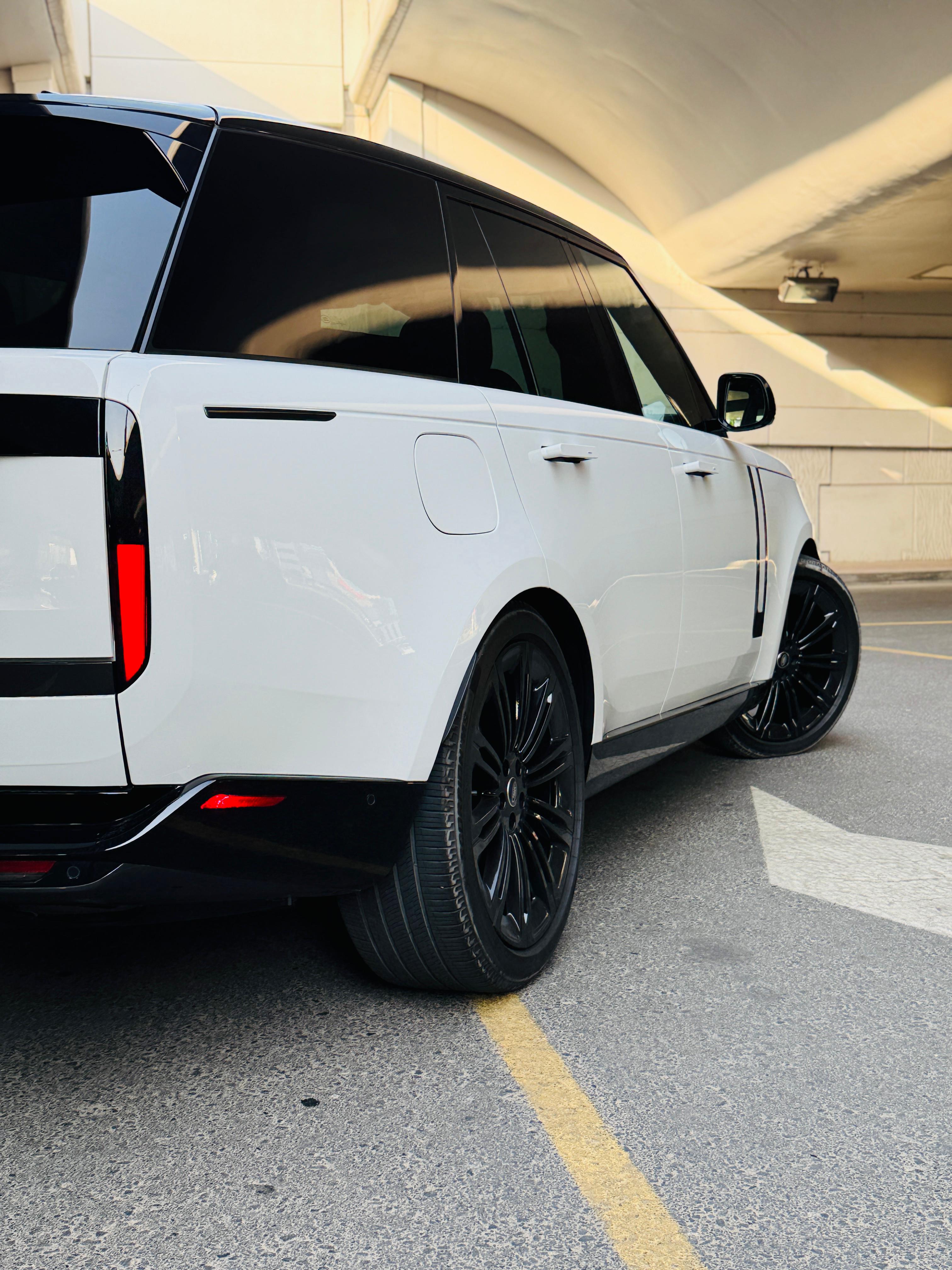 Rent Range-Rover Vogue WHITE 2025 in Dubai , UAE 