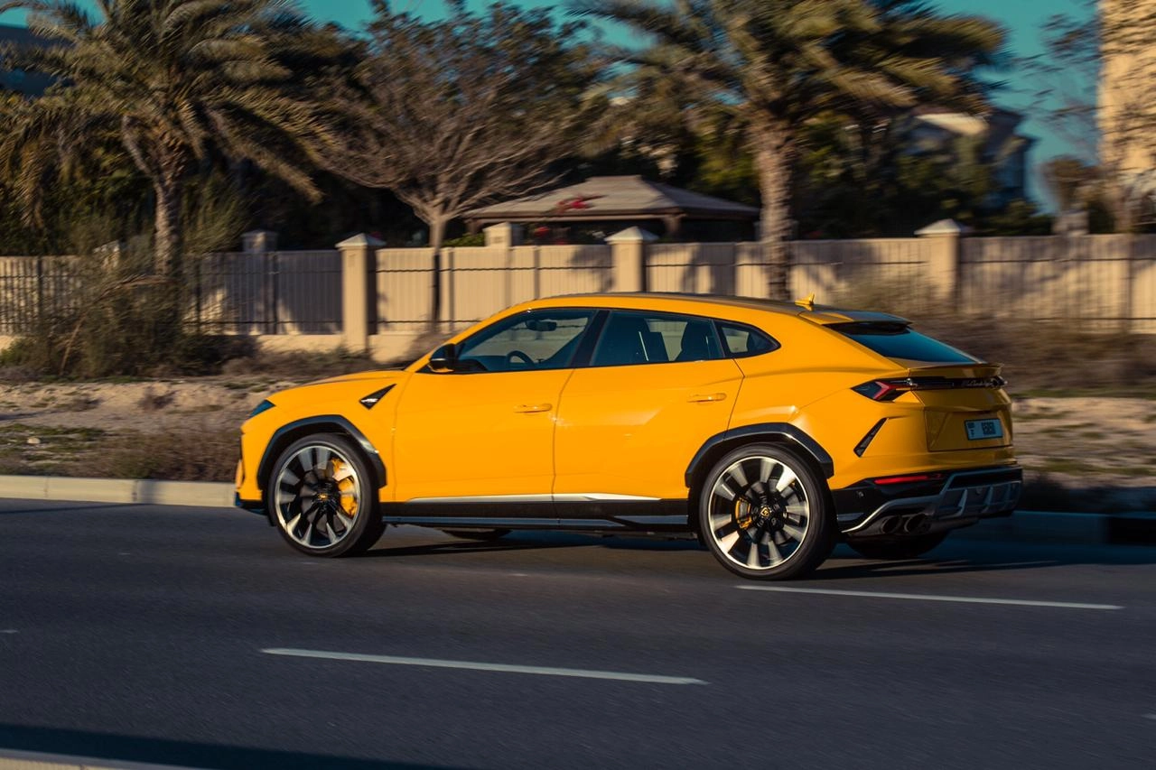 Rent Lamborghini Urus YELLOW 2021 in Dubai , UAE 
