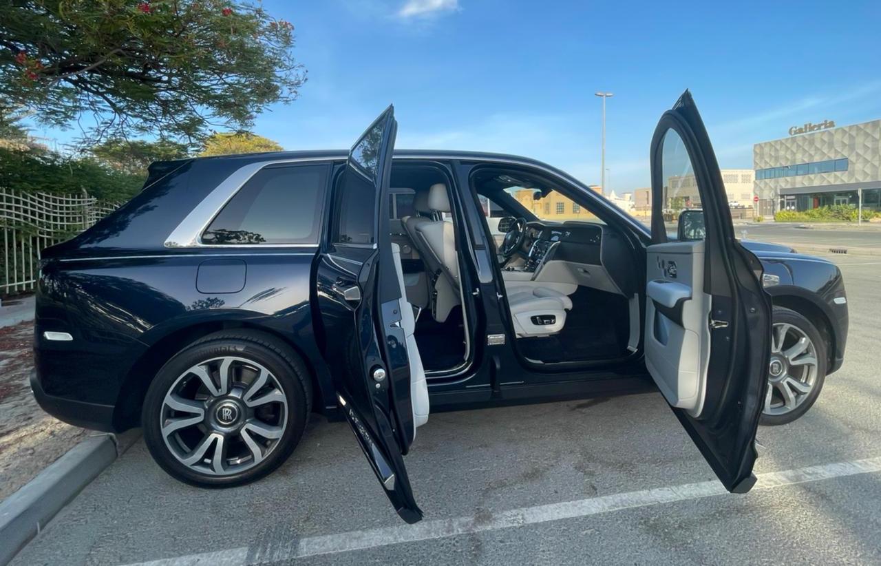 Rent Rolls-Royce Cullinan BLACK 2021 in Dubai , UAE 