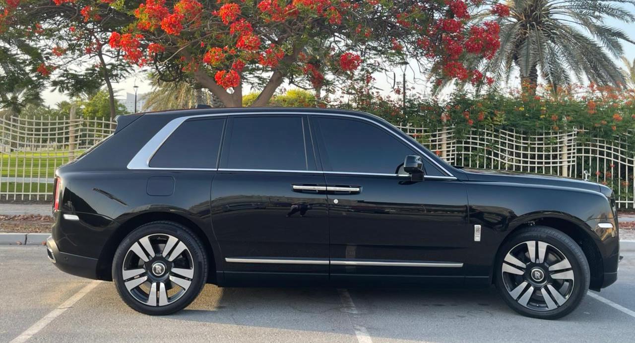 Rent Rolls-Royce Cullinan BLACK 2021 in Dubai , UAE 