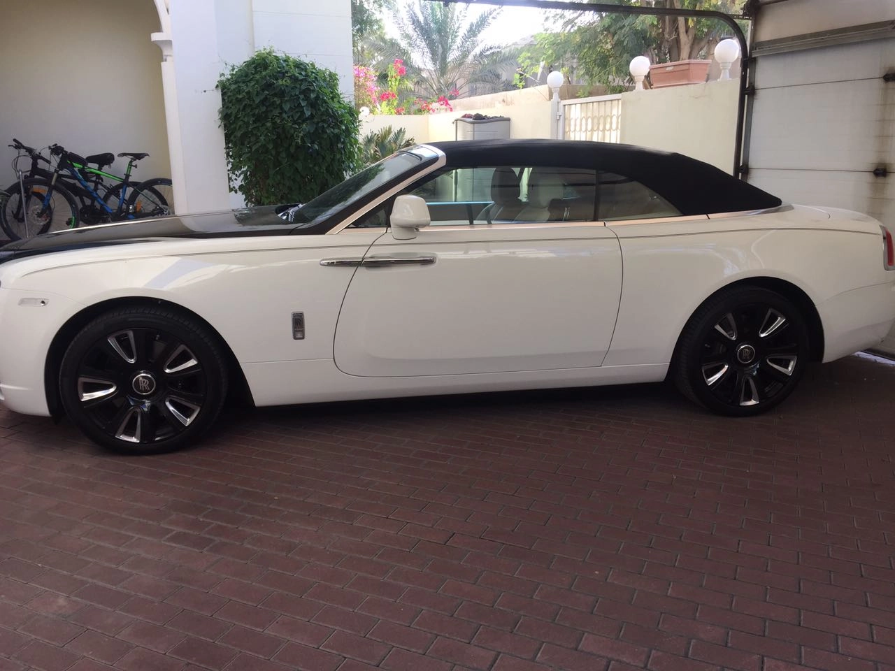 Rent Rolls-Royce Dawn WHITE 2021 in Dubai , UAE 