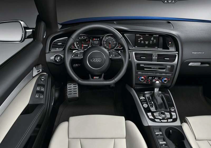 Rent Audi Xt4 RED 2022 in Dubai , UAE 