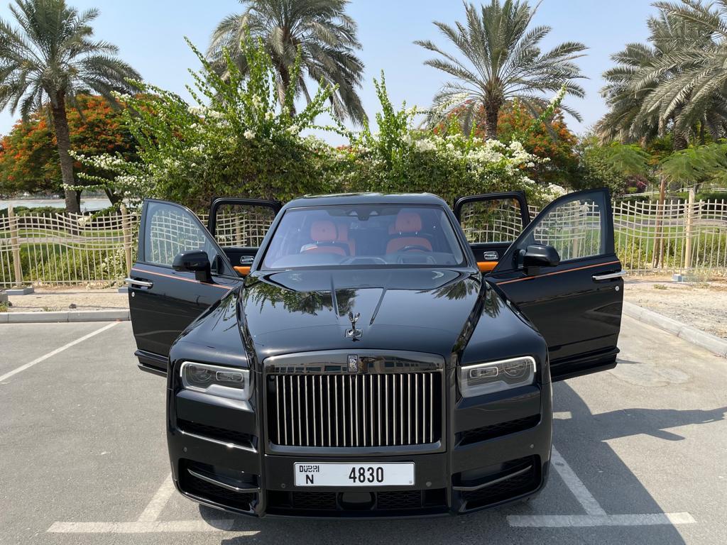 Rent Rolls-Royce Cullinan BLACK 2022 in Dubai , UAE 