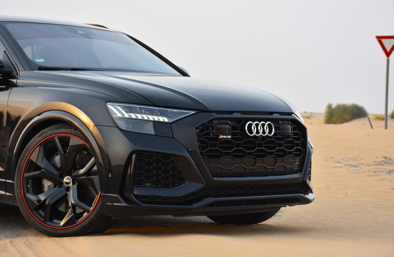 Rent Audi Rsq8 BLACK 2022 in Dubai , UAE 