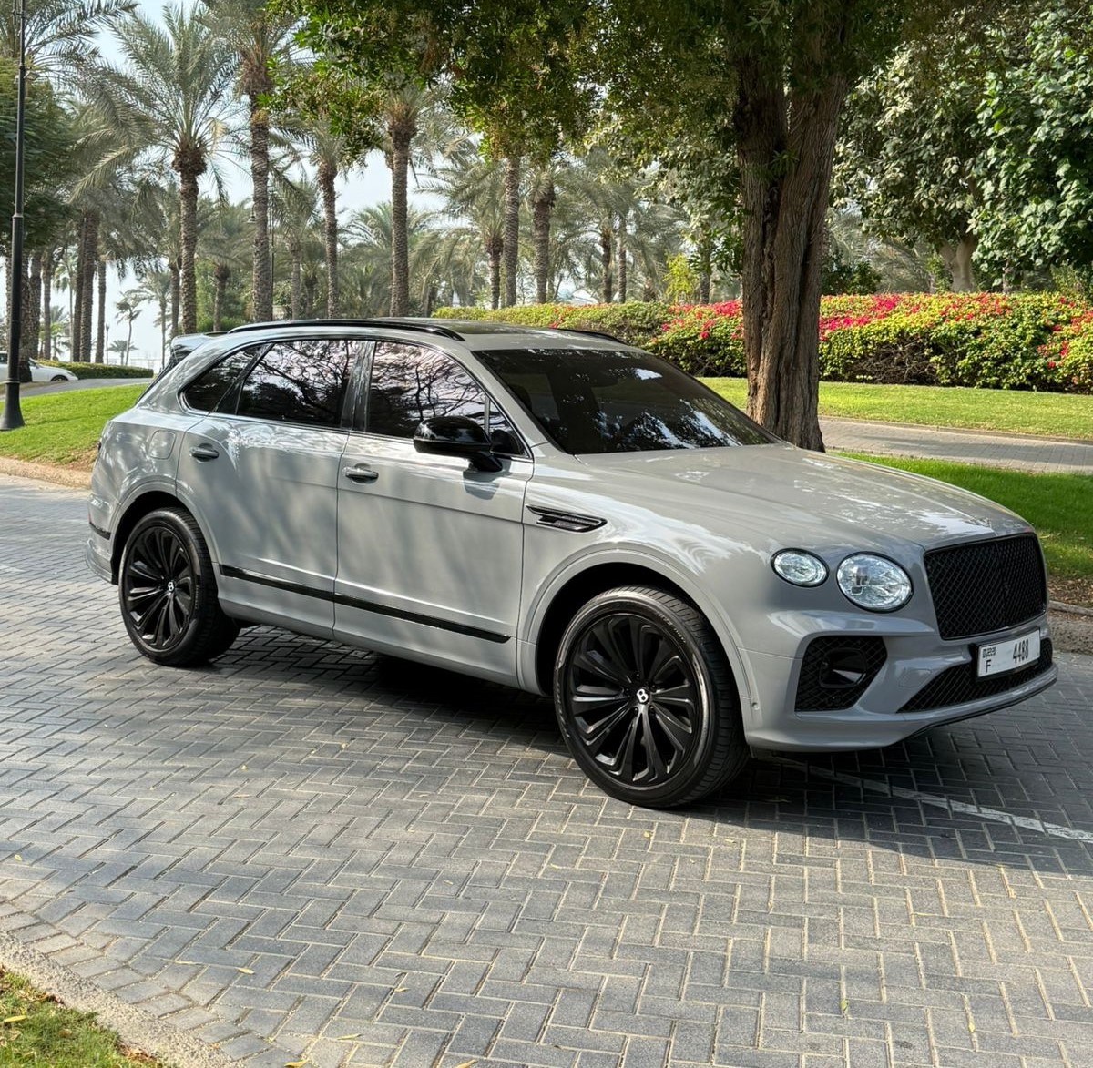 Bentley Bentayga Grey without deposit  2023