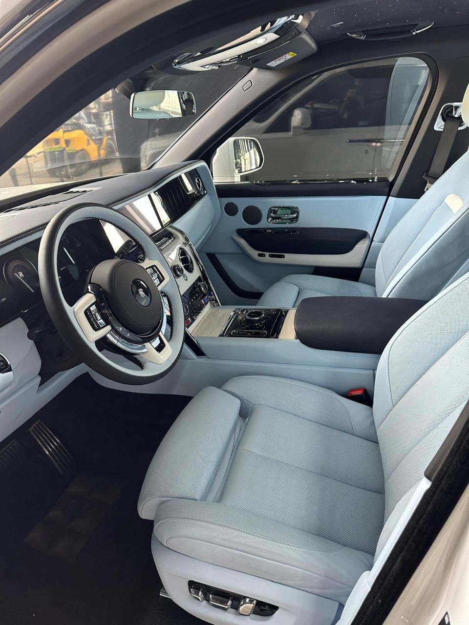 Rolls Royce Cullinan White Tiffany  2025