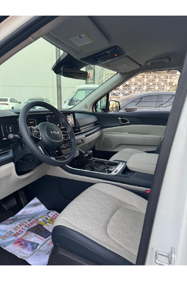 Kia Carnval White 8 Seaters Without Deposit  2025