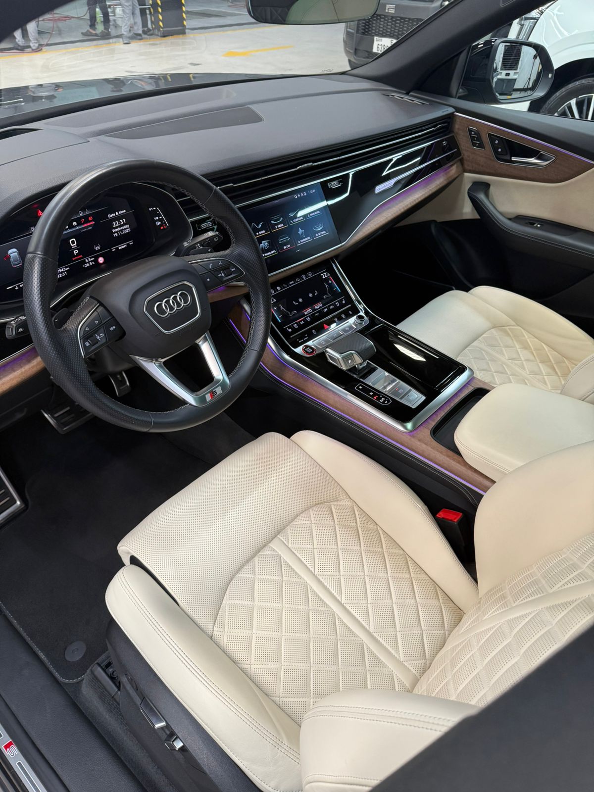 Rent Audi Q8 GREY 2024 in Dubai , UAE 