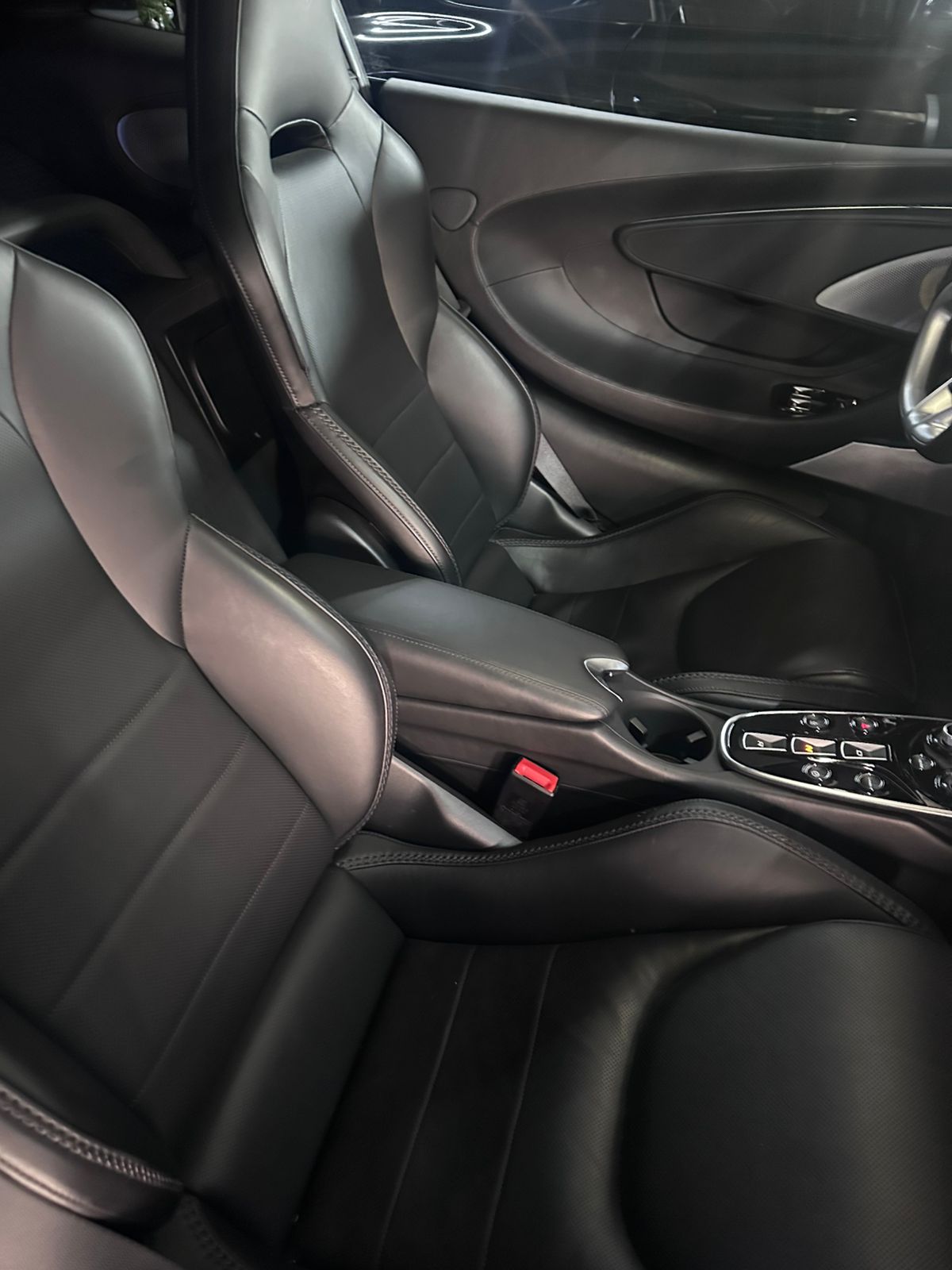 McLaren Gt Black Best Price  2021