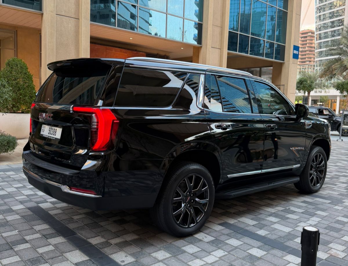 GMC Yukon Elevation Panorama Black  2026
