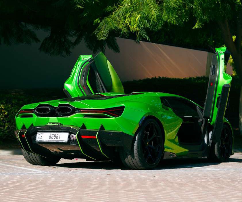 Lamborghini Revuelto V12 Green  2024