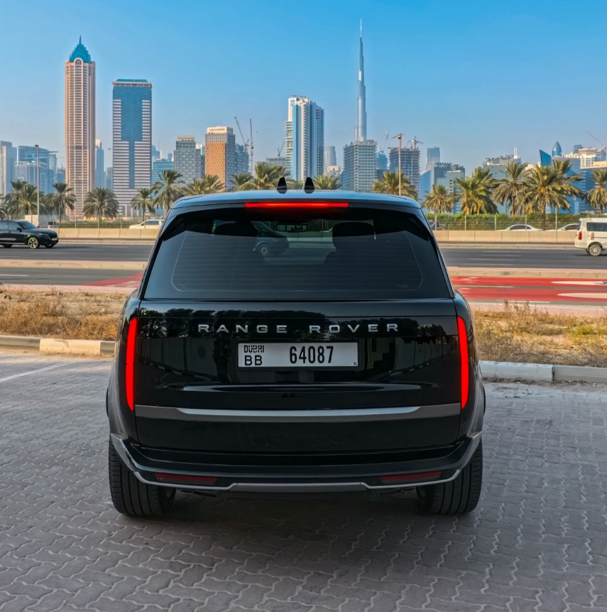 Range Rover Vogue Autobiography Black interior Red  2024