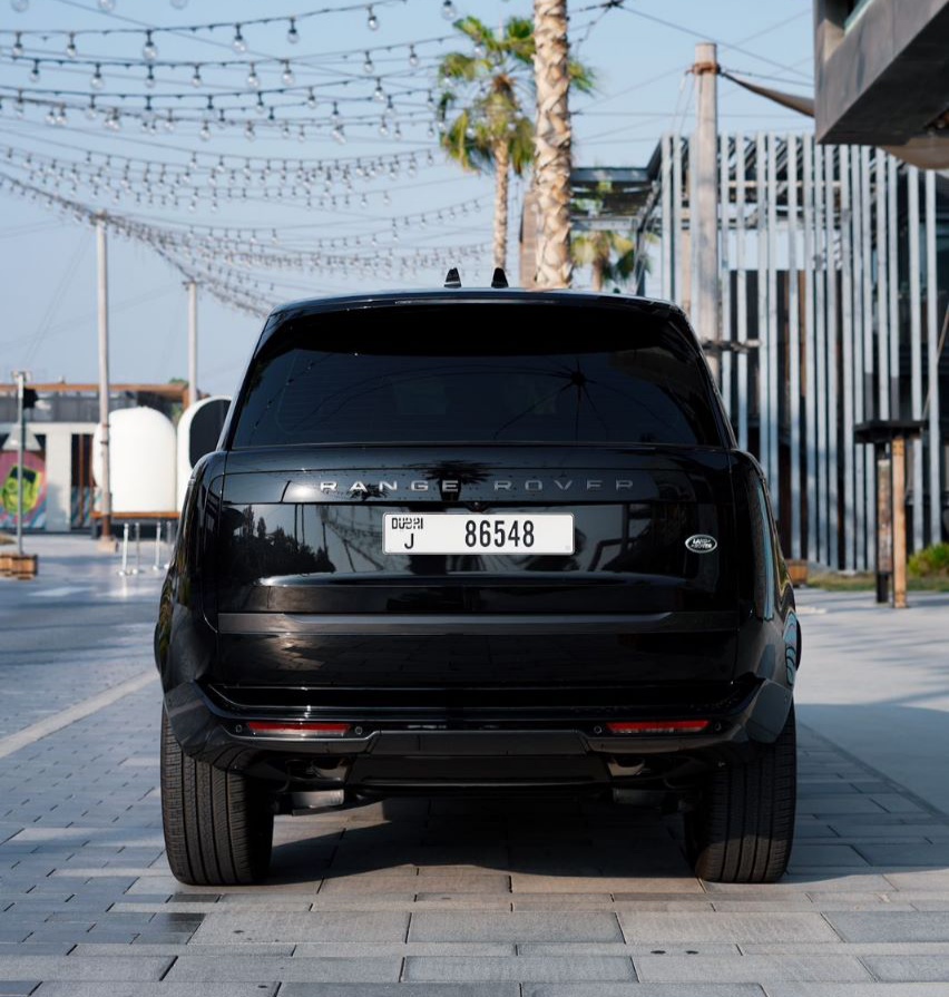 Range Rover Vogue V8 Black interior Red  2023