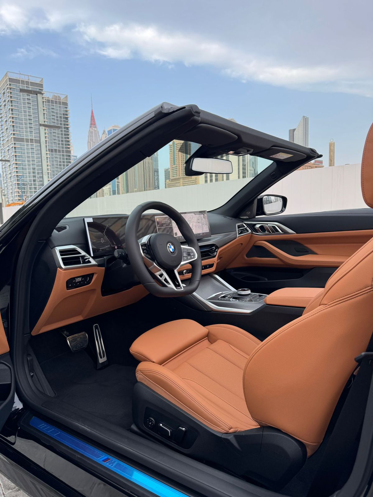 BMW 420i Cabrio Black interior Saffron  2026