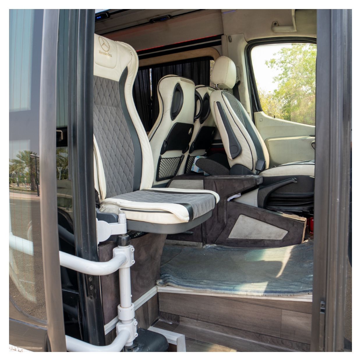 Mercedes Vip Sprinter 16 Seater  2025