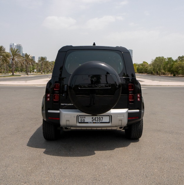 Land Rover Defender V8 Black 5 Seaters  2024