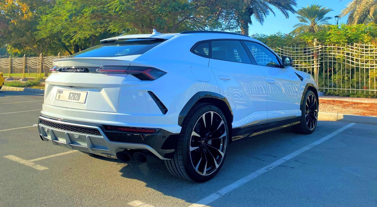 Rent Lamborghini Urus WHITE 2021 in Dubai , UAE 