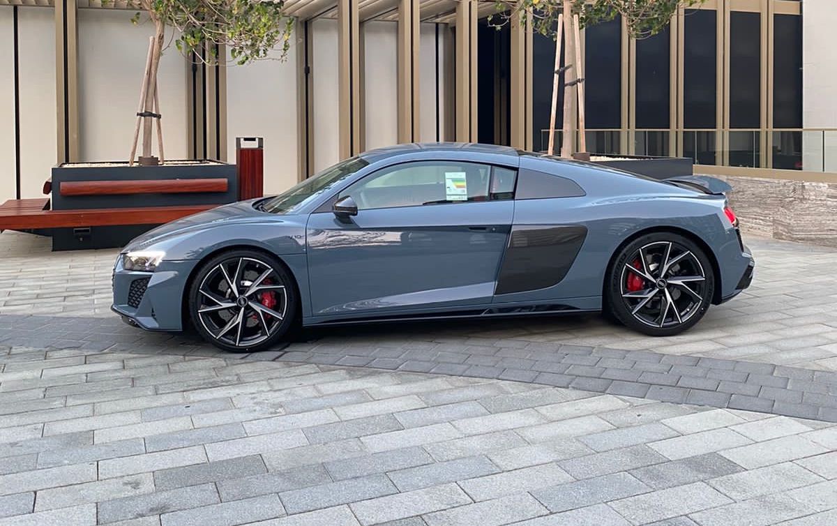 Rent Audi R8  2021 in Dubai , UAE 
