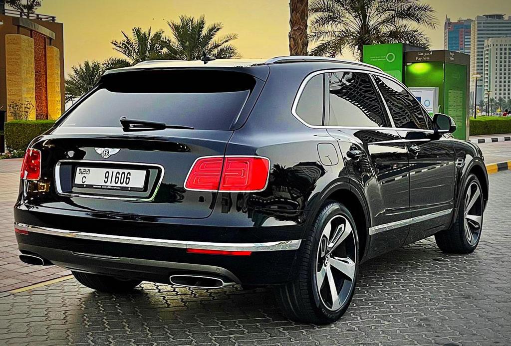 Rent Bentley Bentayga BLACK 2020 in Dubai , UAE 