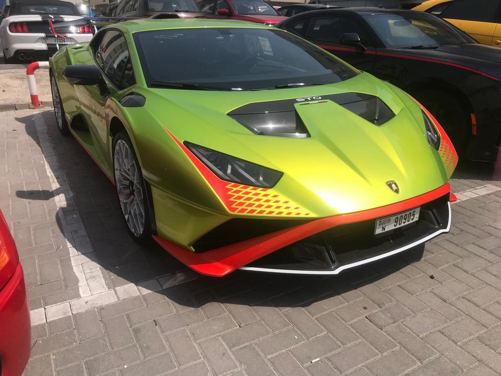 Rent Lamborghini Huracan GREEN 2022 in Dubai , UAE 