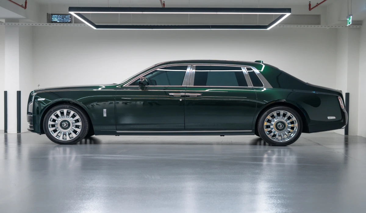 Rent Rolls-Royce Phantom  2022 in Dubai , UAE 