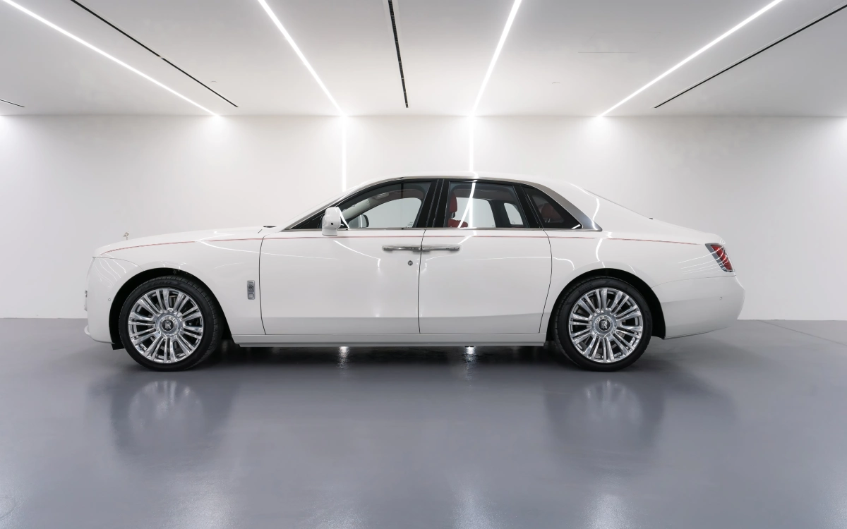 Rent Rolls-Royce Ghost WHITE 2022 in Dubai , UAE 
